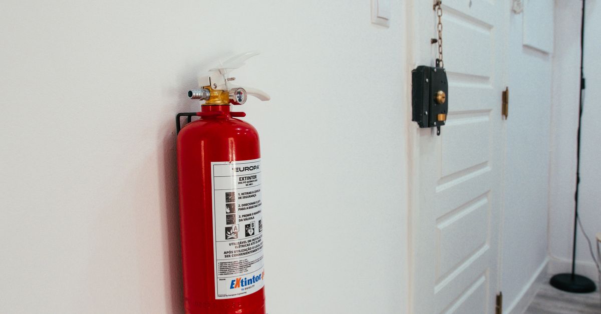Extintor de Incêndio em Casa: Como Escolher, Usar e Manter