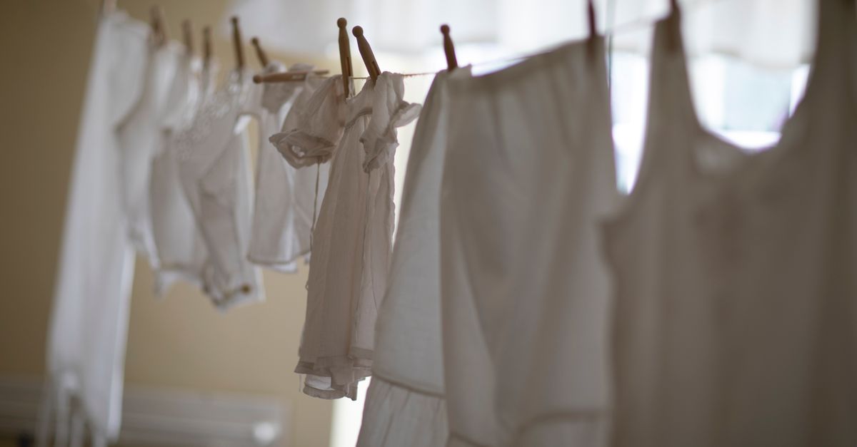 Como Tirar Cheiro de Mofo de Roupas e Ambientes